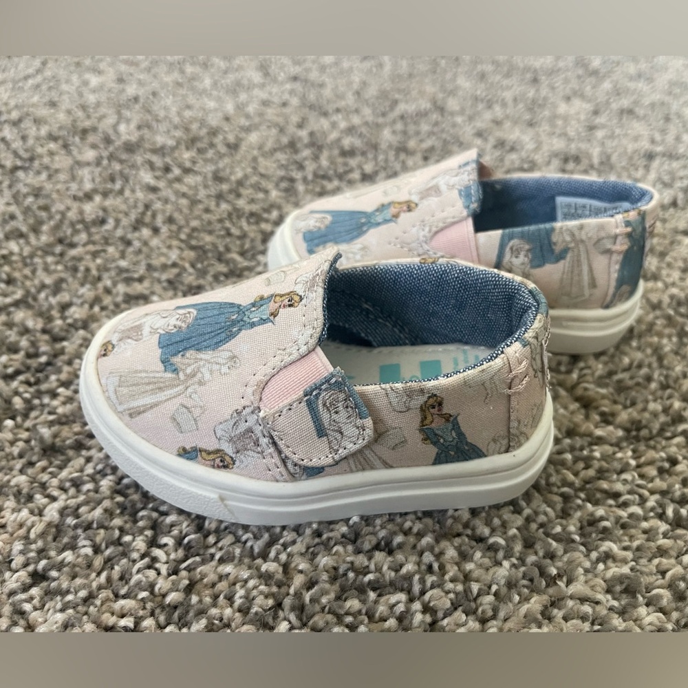 Infant Baby Disney x TOMS Sleeping Beauty Princess Aurora Slip-On Shoes Size 3